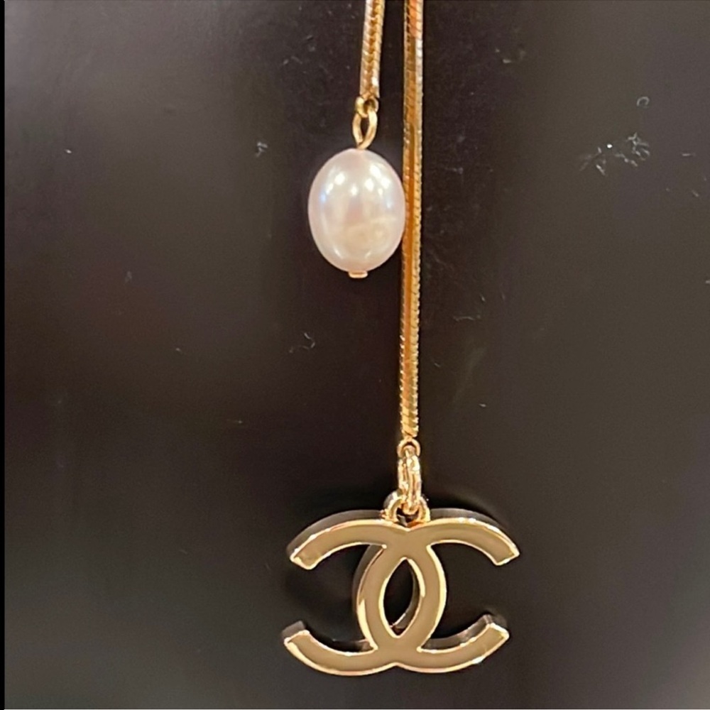 CHANEL Gold Necklace with Pearl and Logo Charm - Picture 2 of 10